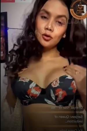 Twitching on Cam - Leena Singh - Live Show